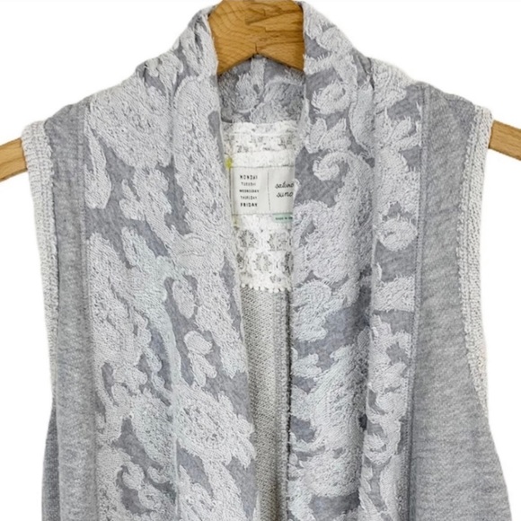 Anthropologie Saturday Sunday Lace knit asymmetrical gray/white open tunic - Picture 3 of 16